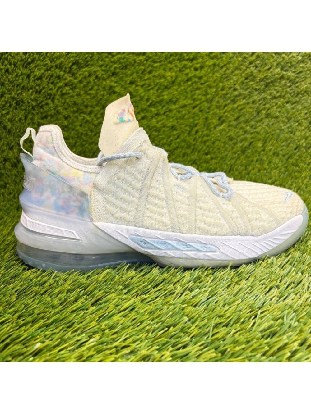 Nike LeBron 18 NRG GS Boys Size 7Y White Athletic Basketball Shoes Sneakers